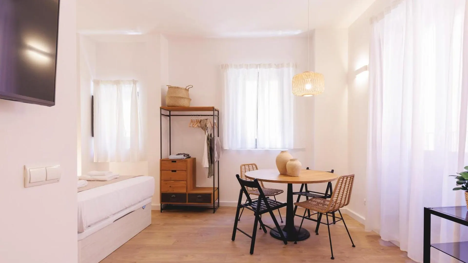Bravissimo Portal Barca, Monthly Apartment Girona