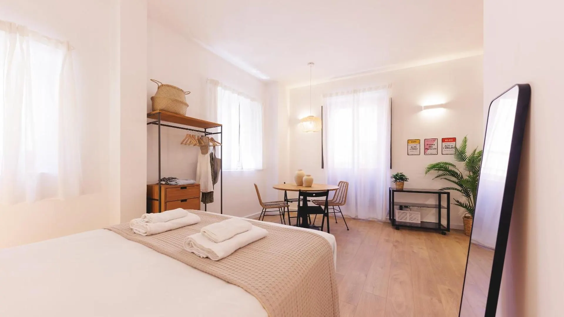 Bravissimo Portal Barca, Monthly Apartment Girona