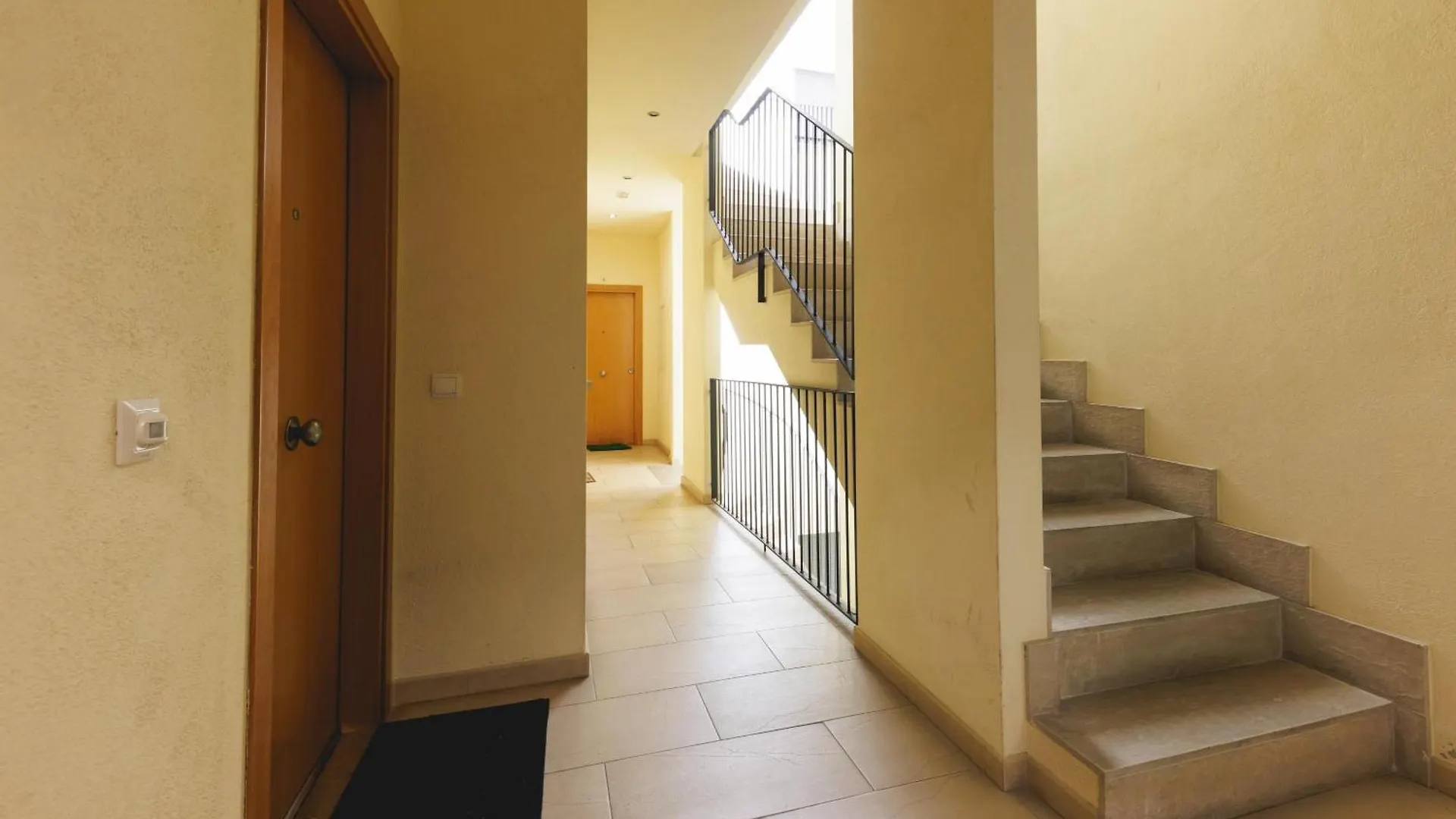Bravissimo Portal Barca, Monthly Apartment Gerona